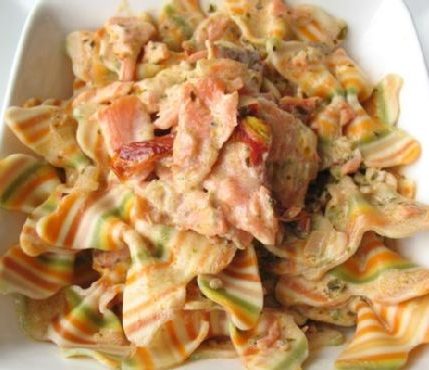 Artisan Farfalle Pasta With Smoked Salmon and Cream Sauce