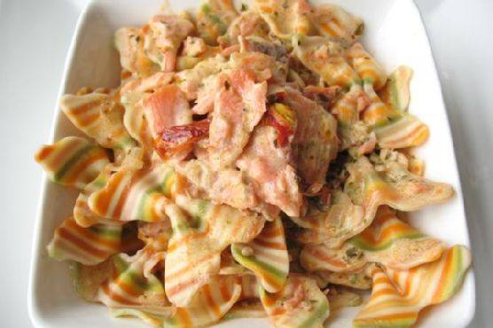 Artisan Farfalle Pasta With Smoked Salmon and Cream Sauce