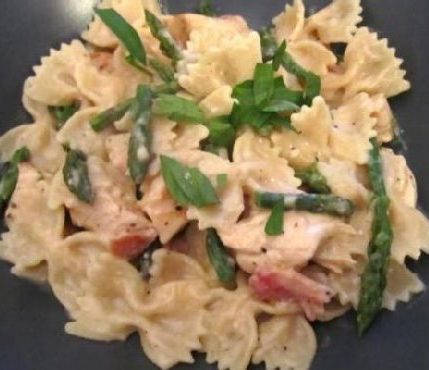 Chicken Farfalle with Low-Fat Alfredo Sauce