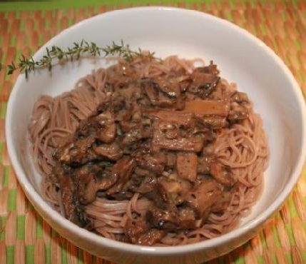 Creamy Mushrooms Over Soba Noodles (Vegan)