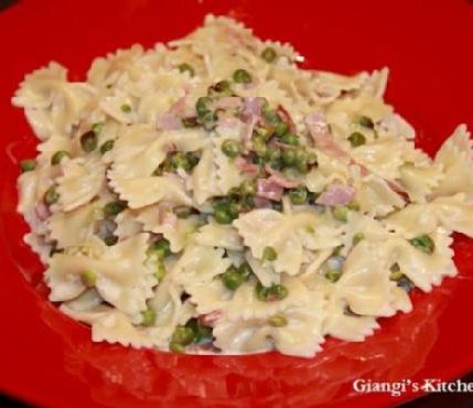 Farfalle with Peas, Ham and Cream