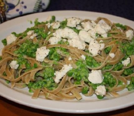 Fettuccine with Smashed Peas