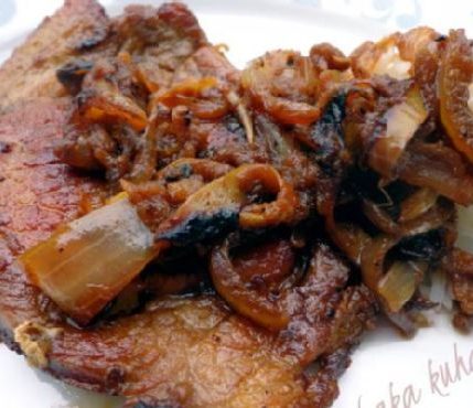 Pork Chops with Apples and Onions